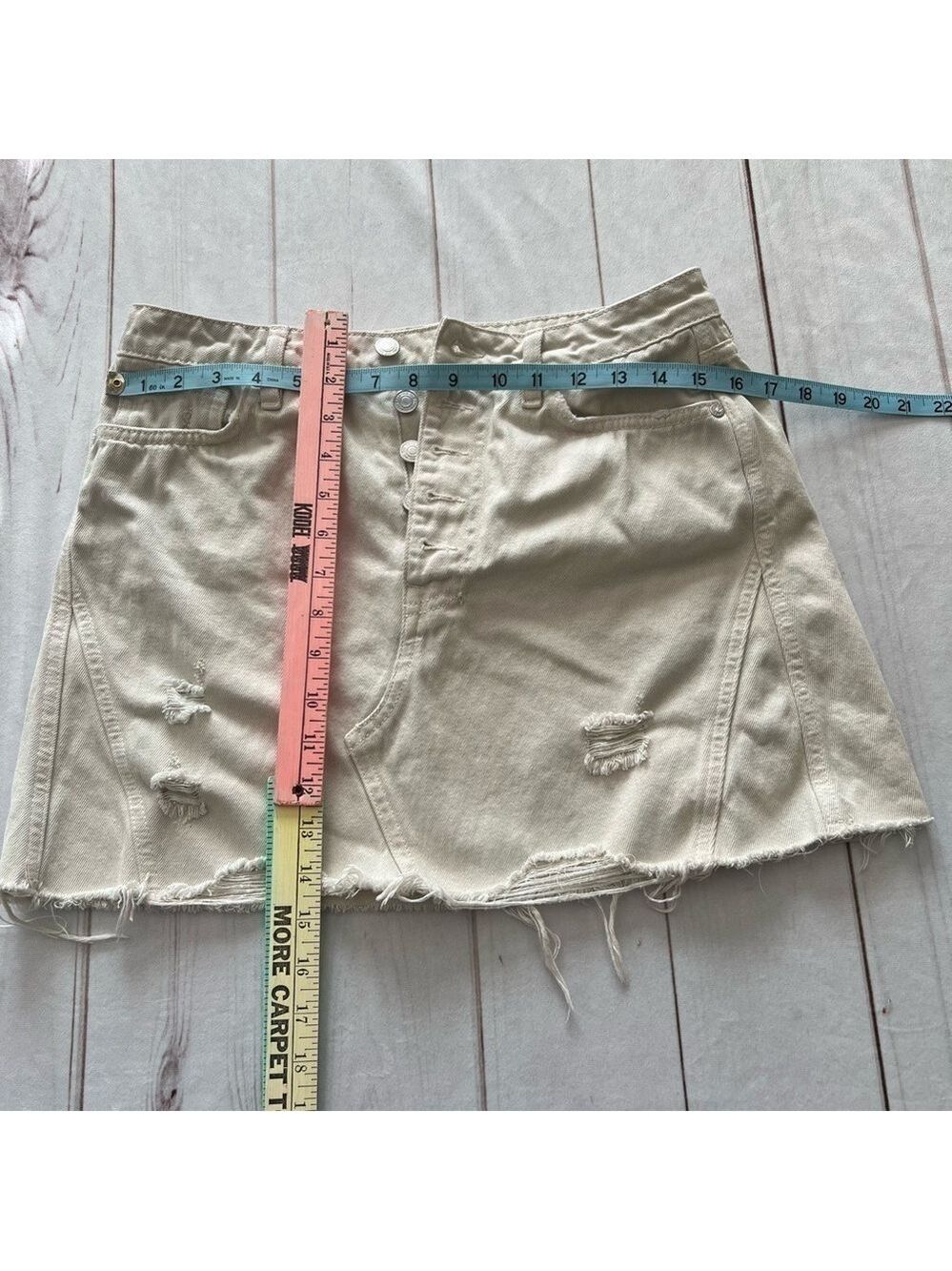 We The Free Women's Khaki Denim Mini Skirt Size 30 Casual Distressed Frayed Hem - Picture 9 of 14